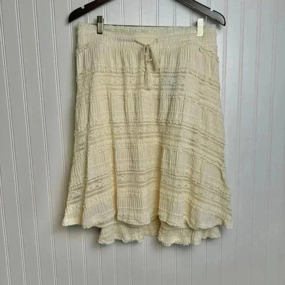 Torrid NWT Ivory Lace Smocked Waist Skater Skirt 4X P52 - Picture 6 of 14